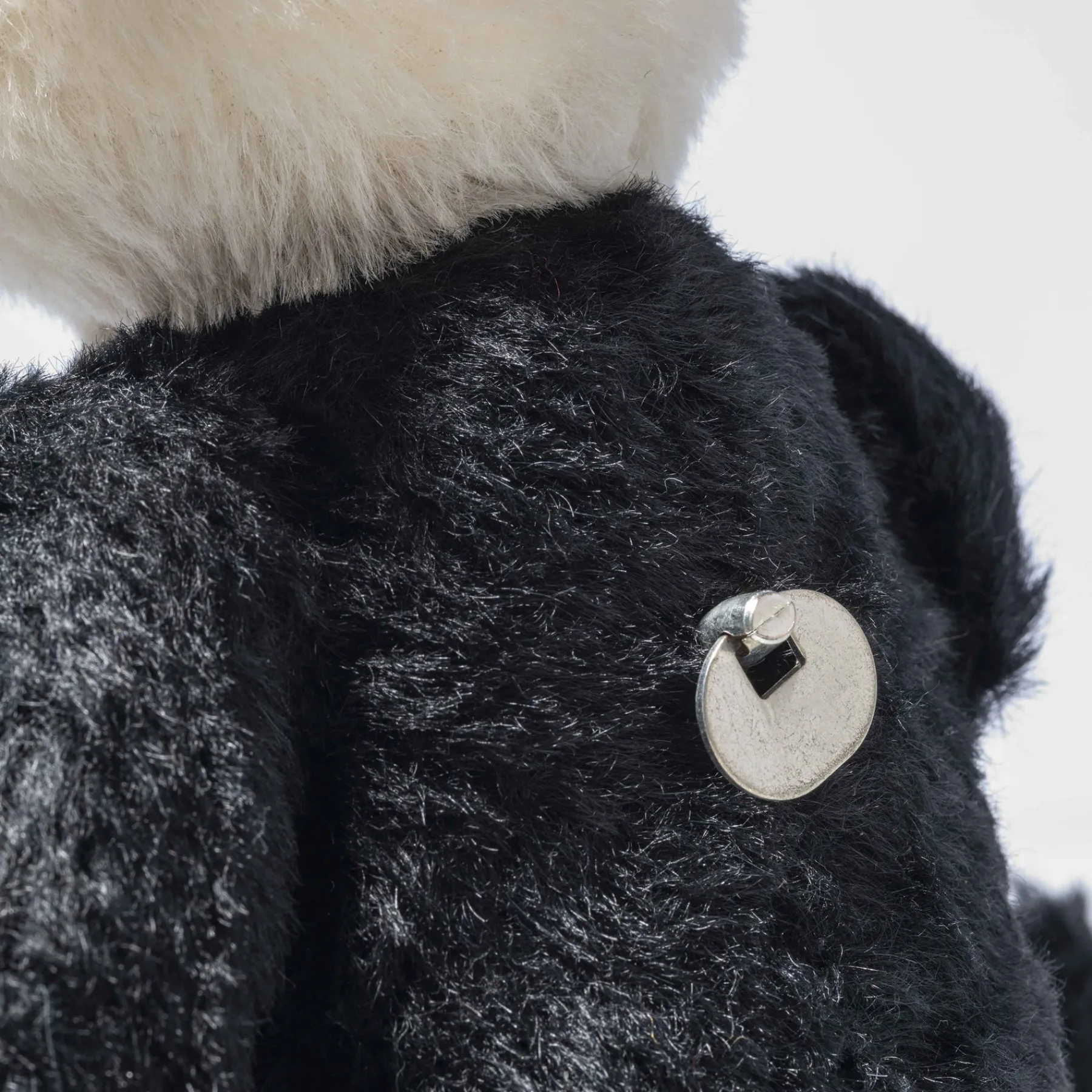 Steiff Édition Limitée*Ours Teddy James Bond Dr. No avec musique, 30 cm, noir