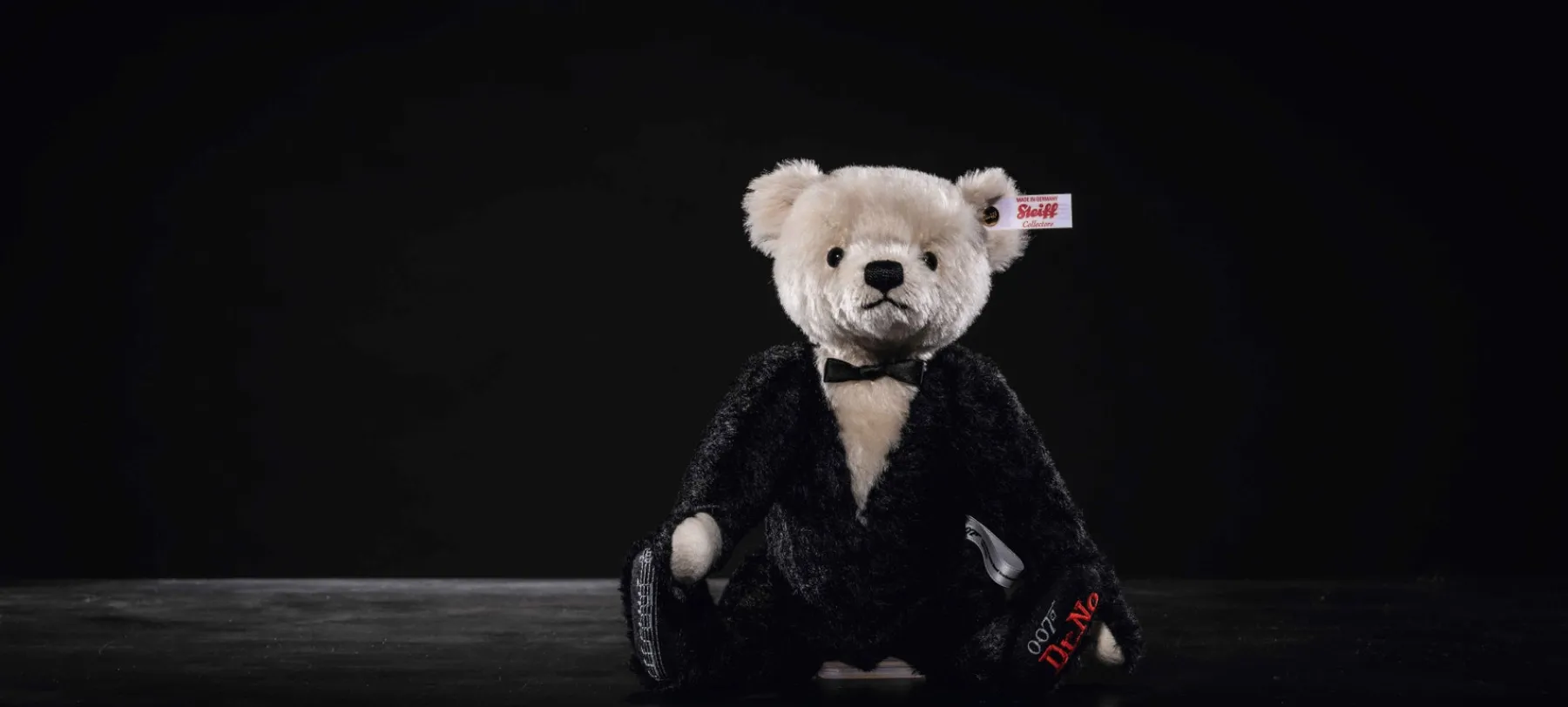 Steiff Édition Limitée*Ours Teddy James Bond Dr. No avec musique, 30 cm, noir